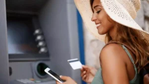 Como obter dinheiro de uma caixa multi banco com cartão de crédito
