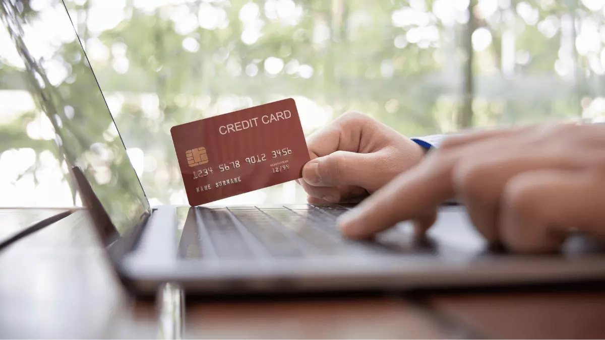 How to Qualify For a Business Credit Card